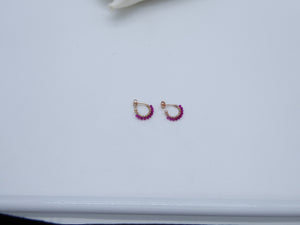 Orecchini cerchietto con pietrine naturali legate con filo argento  O 616
