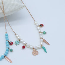 Carica l&#39;immagine nel visualizzatore di Gallery, Collana argento e pietre naturali con ciondoli portafortuna      PE 736
