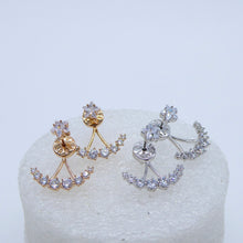 Carica l&#39;immagine nel visualizzatore di Gallery, Orecchini stellina lobo con earcuff sul terminale    O 887/HB
