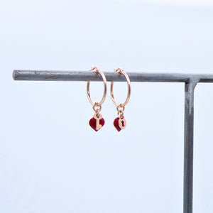 Orecchini a baionetta sdoppiati con ciondoli cuore smalto e chiave lucchetto in argento  Ref. O 453