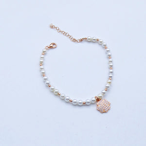 Bracciale perle e palline con ciondoli a pavè di zirconi   Ref. B 435