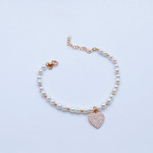Carica l&#39;immagine nel visualizzatore di Gallery, Bracciale perle e palline con ciondoli a pavè di zirconi   Ref. B 435

