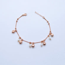 Carica l&#39;immagine nel visualizzatore di Gallery, Bracciale a palline con perle e ciondoli Cuori/Stella mini bombati  Ref. B 177
