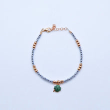 Carica l&#39;immagine nel visualizzatore di Gallery, Bracciale Ematite colorata con palline argento e ciondoli misti zirconi   Ref. B 333
