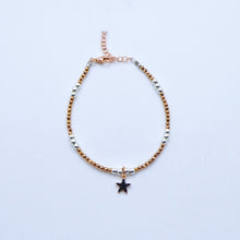 Carica l&#39;immagine nel visualizzatore di Gallery, Bracciale Ematite colorata con palline argento e ciondoli misti zirconi   Ref. B 333
