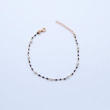 Carica l&#39;immagine nel visualizzatore di Gallery, Bracciale palline smaltate con inserti perline  Ref. B 850/2
