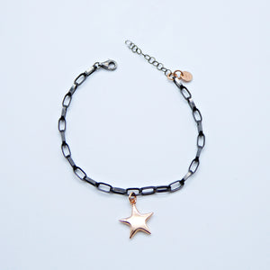 Bracciale maglia rettangolare grande con maxi ciondolo    B 044/bl - B 044