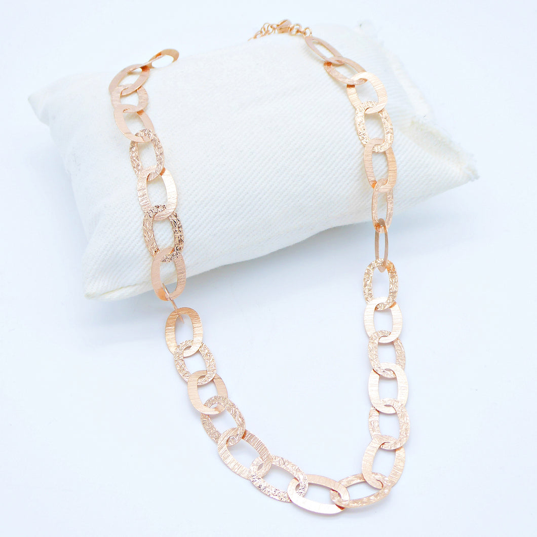 Collana ad anella ovale satinata/martellata   PE DV2112